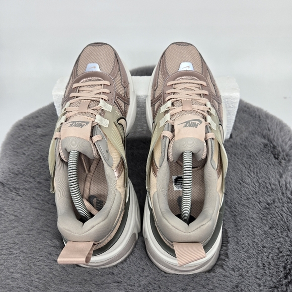 New Nike V2K Run 'Particle Beige College Grey Light Bone' Women's Shoes Size 10 - Picture 5 of 8
